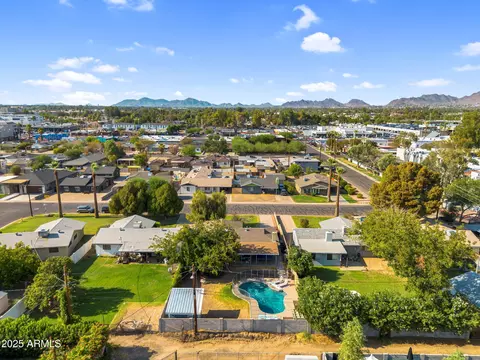 View/Area - 1035 E Pierson St, Phoenix, AZ 85014 photo 4 of 4