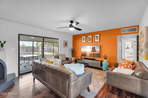 Living - 1035 E Pierson St, Phoenix, AZ 85014 photo 2 of 2