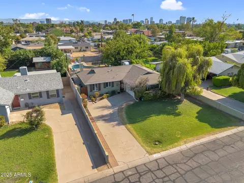 View/Area - 1035 E Pierson St, Phoenix, AZ 85014 photo 3 of 4