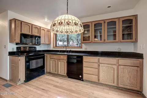 Kitchen - 5115 N Monte Vista Ln, Pine, AZ 85544 photo 2 of 2