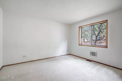 Bedroom - 5115 N Monte Vista Ln, Pine, AZ 85544 photo 1 of 6