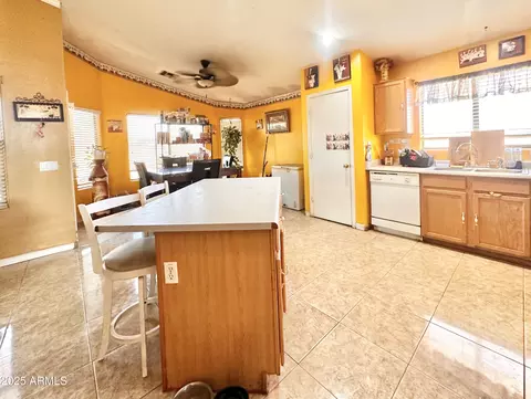 Kitchen - 2202 S 82nd Ave, Phoenix, AZ 85043 photo 6 of 7
