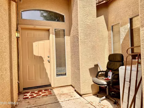 Exterior - 2202 S 82nd Ave, Phoenix, AZ 85043 photo 3 of 10