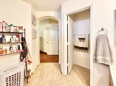 Bath - 2202 S 82nd Ave, Phoenix, AZ 85043 photo 3 of 3