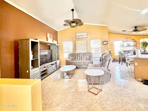Living - 2202 S 82nd Ave, Phoenix, AZ 85043 photo 2 of 5