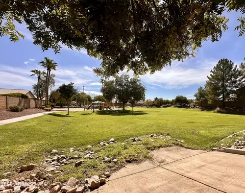 Exterior - 2202 S 82nd Ave, Phoenix, AZ 85043 photo 10 of 10