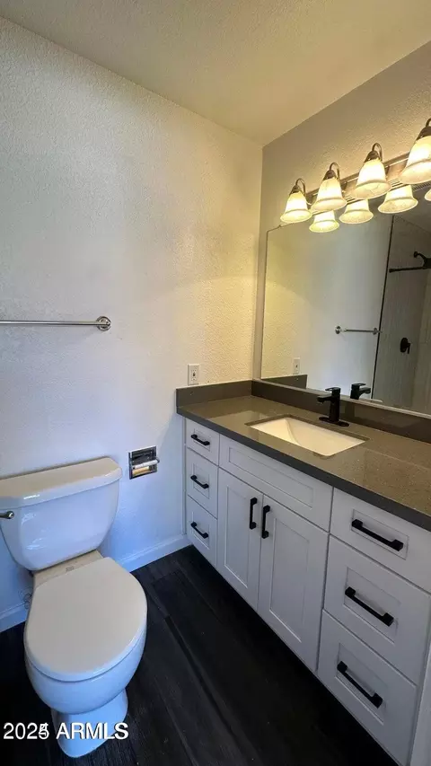 Bath - 1614 E Sandra Ter, Phoenix, AZ 85022 photo 2 of 2