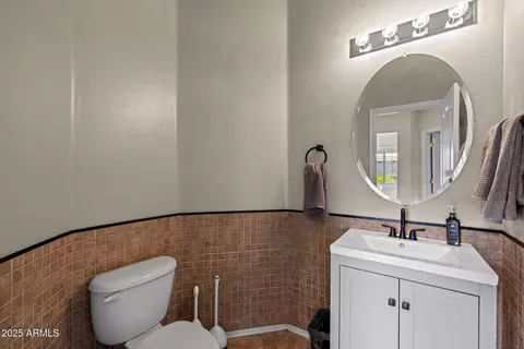 Bath - 7560 E Leland Cir, Mesa, AZ 85207 photo 5 of 6