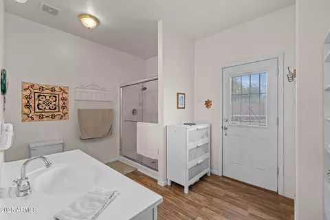 Bath - 7560 E Leland Cir, Mesa, AZ 85207 photo 6 of 6