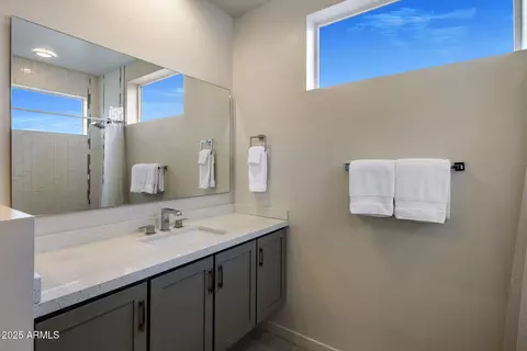 Bath - 325 E Coronado Rd #19, Phoenix, AZ 85004 photo 3 of 3