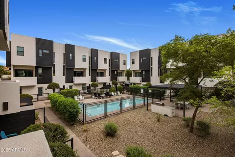 Exterior - 325 E Coronado Rd #19, Phoenix, AZ 85004 photo 4 of 4