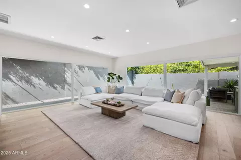 153 N Country Club Dr, Phoenix, AZ 85014