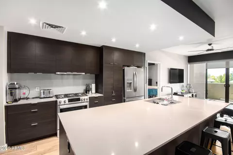 2300 E Campbell Ave #314, Phoenix, AZ 85016