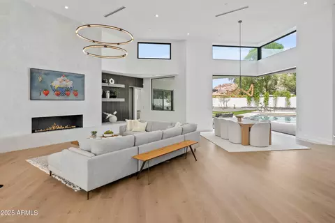 Living - 5538 E Lafayette Blvd, Phoenix, AZ 85018 photo 4 of 5