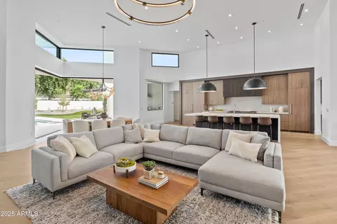 Living - 5538 E Lafayette Blvd, Phoenix, AZ 85018 photo 3 of 5