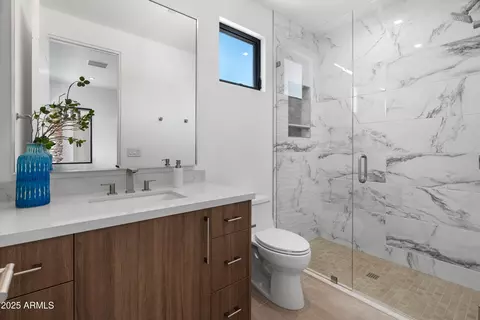 Bath - 5538 E Lafayette Blvd, Phoenix, AZ 85018 photo 4 of 8