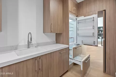 Kitchen - 5538 E Lafayette Blvd, Phoenix, AZ 85018 photo 3 of 4