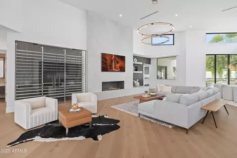 Living - 5538 E Lafayette Blvd, Phoenix, AZ 85018 photo 2 of 5