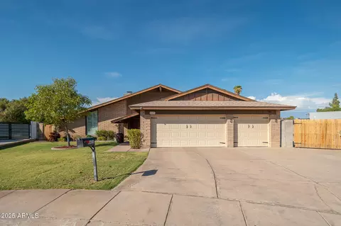 8621 N 48th Ln, Glendale, AZ 85302