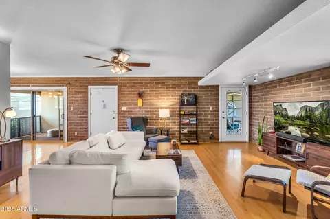 1901 E Missouri Ave #208, Phoenix, AZ 85016