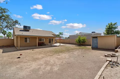 Exterior - 834 E Piute Ave, Phoenix, AZ 85024 photo 3 of 4