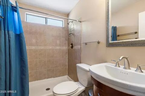 Bath - 834 E Piute Ave, Phoenix, AZ 85024 photo 1 of 2