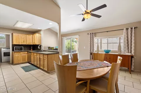 Dining - 834 E Piute Ave, Phoenix, AZ 85024 photo 1 of 3
