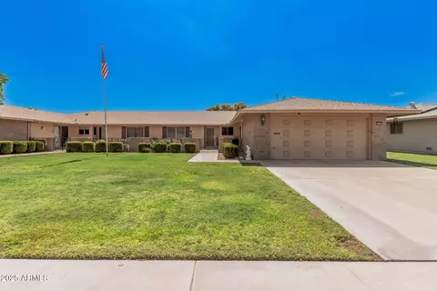 9705 W Oak Ridge Dr, Sun City, AZ 85351