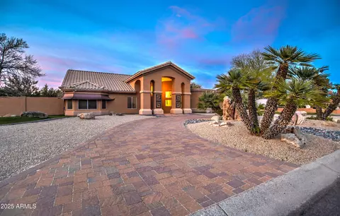 5332 W Misty Willow Ln, Glendale, AZ 85310