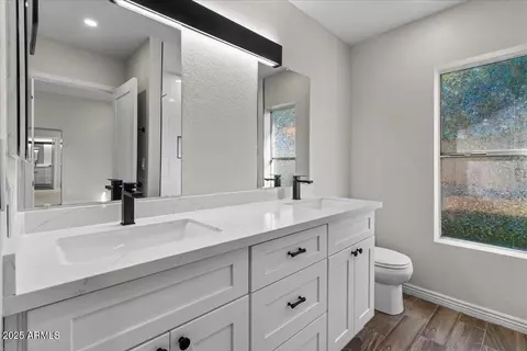 Bath - 1736 E Bluefield Ave, Phoenix, AZ 85022 photo 2 of 3