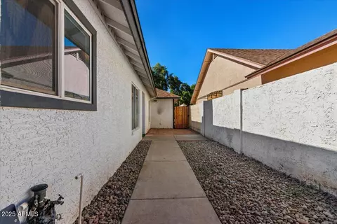 Exterior - 1736 E Bluefield Ave, Phoenix, AZ 85022 photo 3 of 7