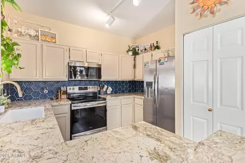 Kitchen - 1633 E Lakeside Dr #156, Gilbert, AZ 85234 photo 1 of 2