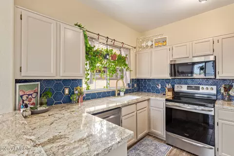 Kitchen - 1633 E Lakeside Dr #156, Gilbert, AZ 85234 photo 2 of 2