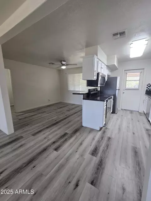 2048 W Pecan Rd, Phoenix, AZ 85041 photo 4
