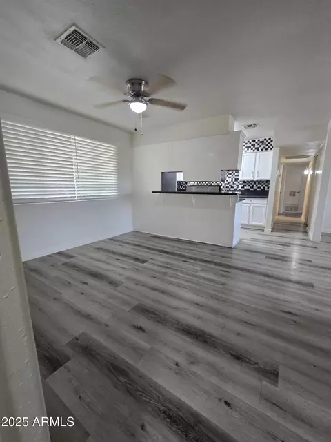 2048 W Pecan Rd, Phoenix, AZ 85041 photo 9