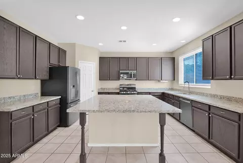 Kitchen - 1446 S Corrine Dr, Gilbert, AZ 85296 photo 2 of 4