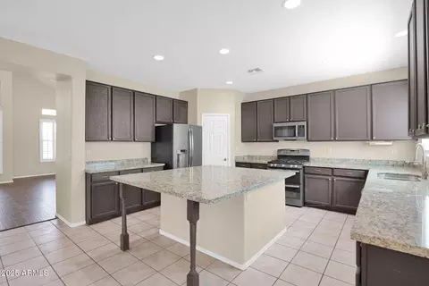 Kitchen - 1446 S Corrine Dr, Gilbert, AZ 85296 photo 3 of 4
