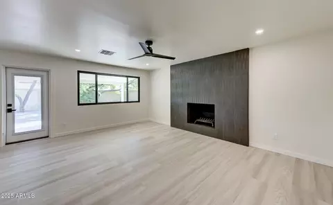 3409 E Mercer Ln, Phoenix, AZ 85028 photo 10