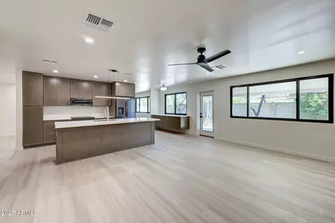 3409 E Mercer Ln, Phoenix, AZ 85028 photo 5