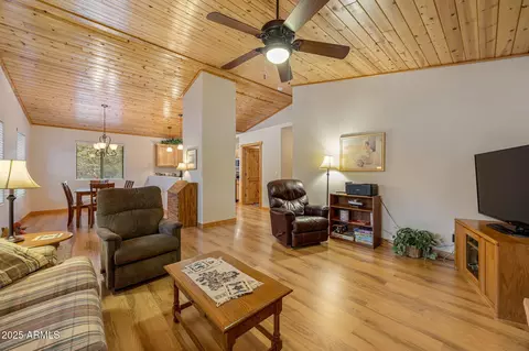 3142 Ranch Rd, Overgaard, AZ 85933 photo 8