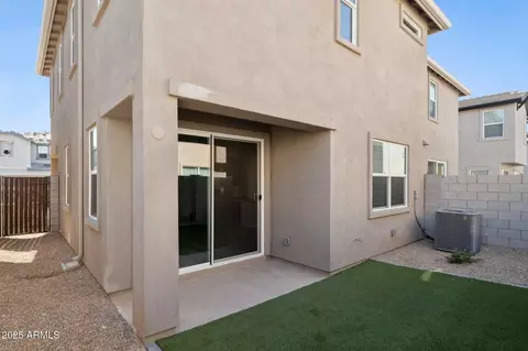 Exterior - 5830 E Zachary Dr, Phoenix, AZ 85054 photo 3 of 5