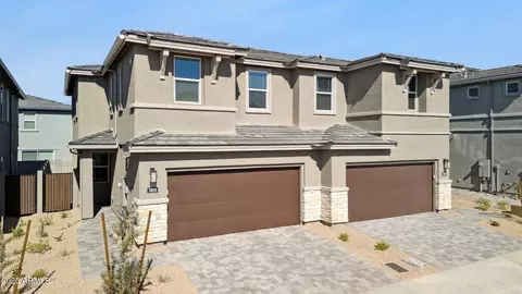 Exterior - 5830 E Zachary Dr, Phoenix, AZ 85054 photo 2 of 5