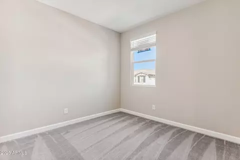 5823 E Covey Ln, Phoenix, AZ 85054 photo 19