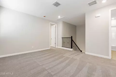 5823 E Covey Ln, Phoenix, AZ 85054 photo 15