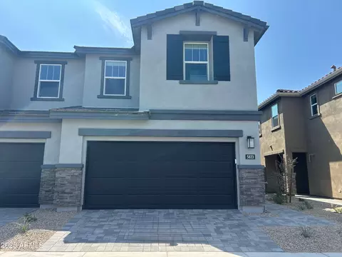 5823 E Covey Ln, Phoenix, AZ 85054