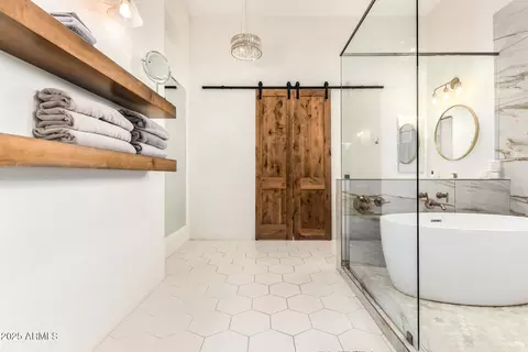 Bath - 1611 W Pearce Rd, Phoenix, AZ 85041 photo 4 of 8
