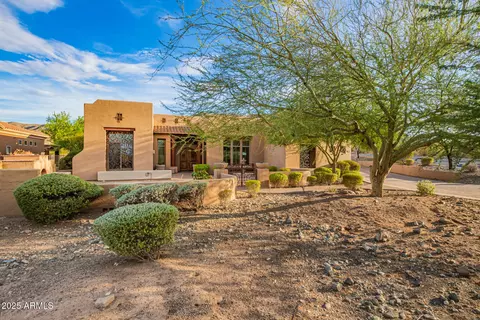 Exterior - 1611 W Pearce Rd, Phoenix, AZ 85041 photo 2 of 11