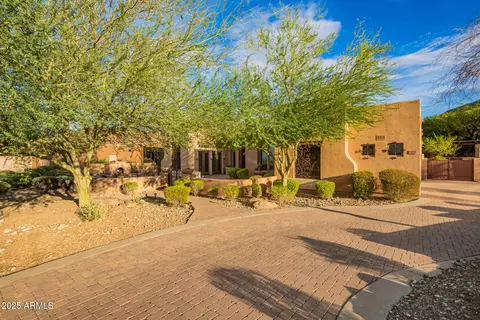 Exterior - 1611 W Pearce Rd, Phoenix, AZ 85041 photo 3 of 11