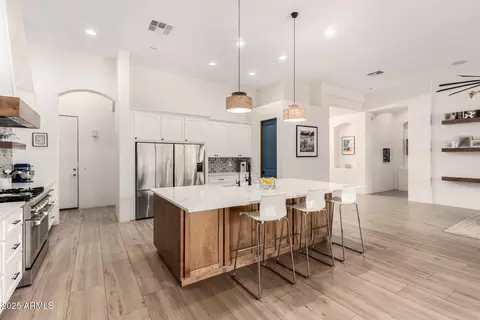 Kitchen - 1611 W Pearce Rd, Phoenix, AZ 85041 photo 3 of 5