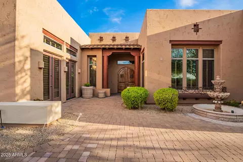 Exterior - 1611 W Pearce Rd, Phoenix, AZ 85041 photo 5 of 11